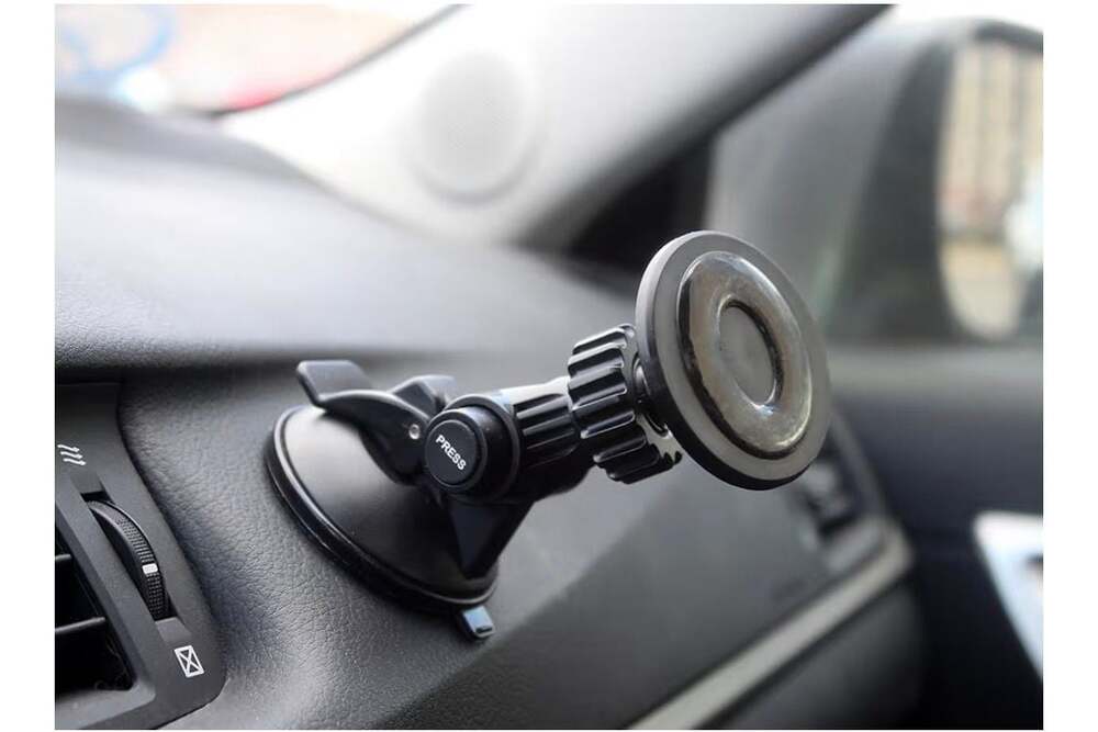 Bovee Universal Magnetic Suction Cup Car Mount for Smartphones and Tablets - Picture 7 of 9
